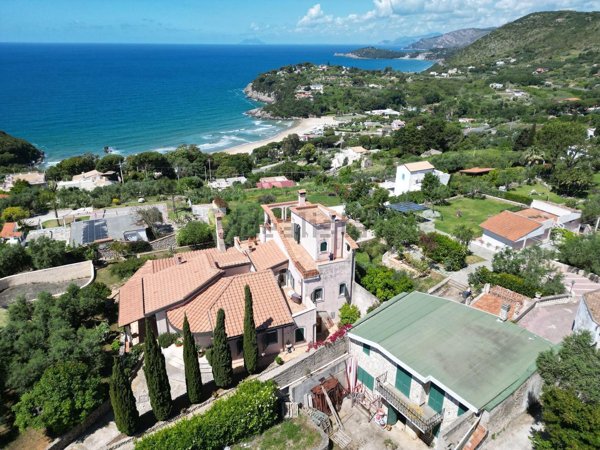 casa indipendente in vendita a Gaeta in zona Ariana