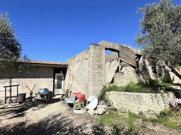 casa indipendente in vendita a Gaeta