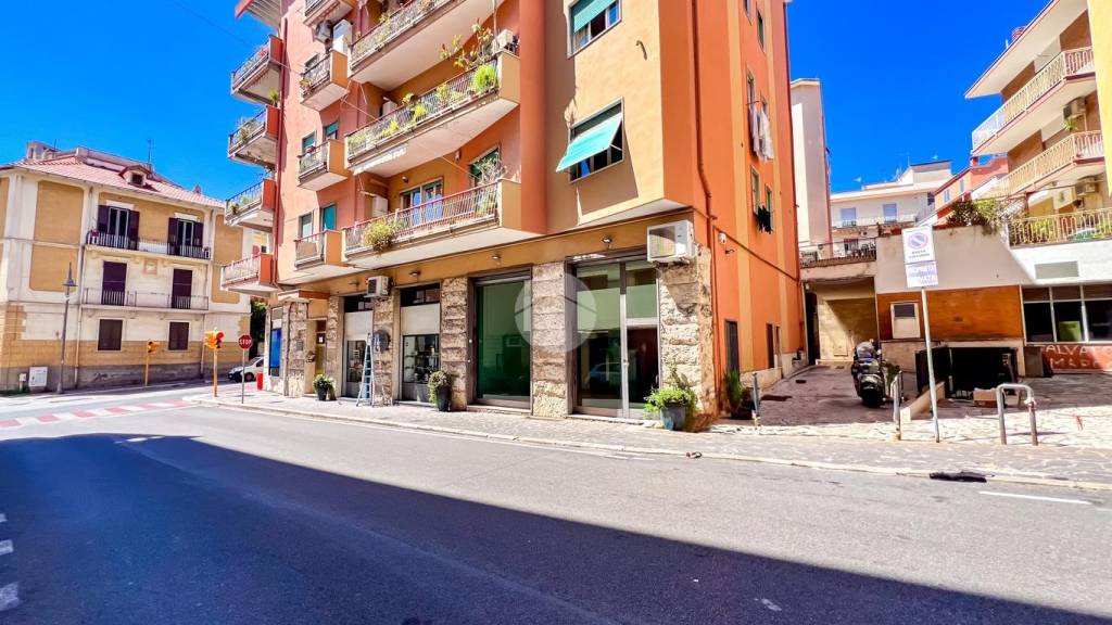 locale commerciale in vendita a Gaeta