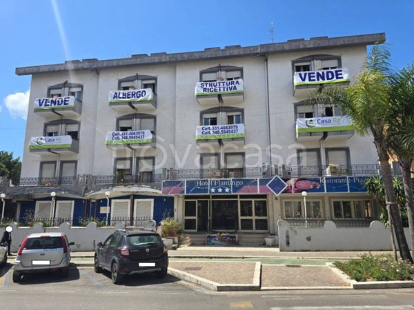 negozio in vendita a Gaeta in zona Serapo