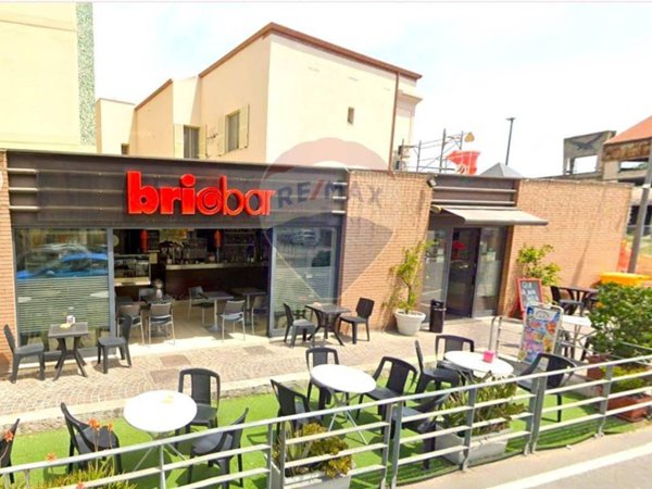 negozio in vendita a Gaeta in zona Serapo