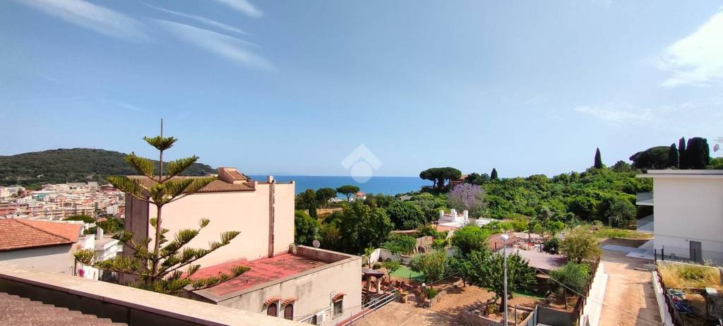 appartamento in vendita a Gaeta in zona Serapo