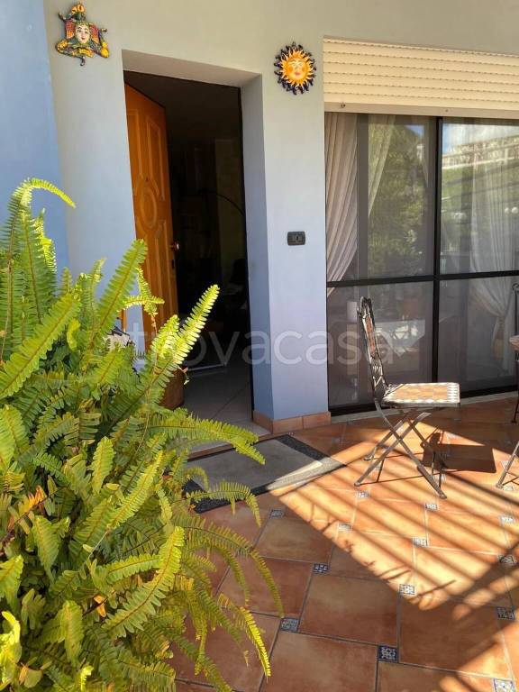 casa indipendente in vendita a Gaeta in zona Serapo