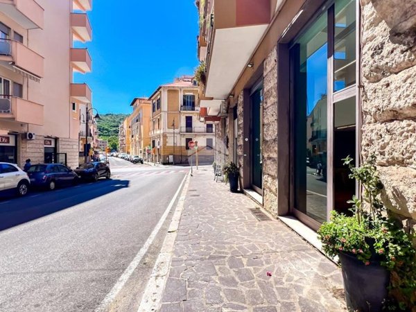 negozio in vendita a Gaeta