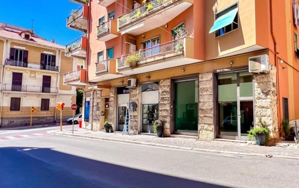 negozio in vendita a Gaeta