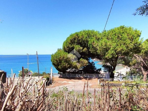 casa indipendente in vendita a Gaeta in zona Ariana