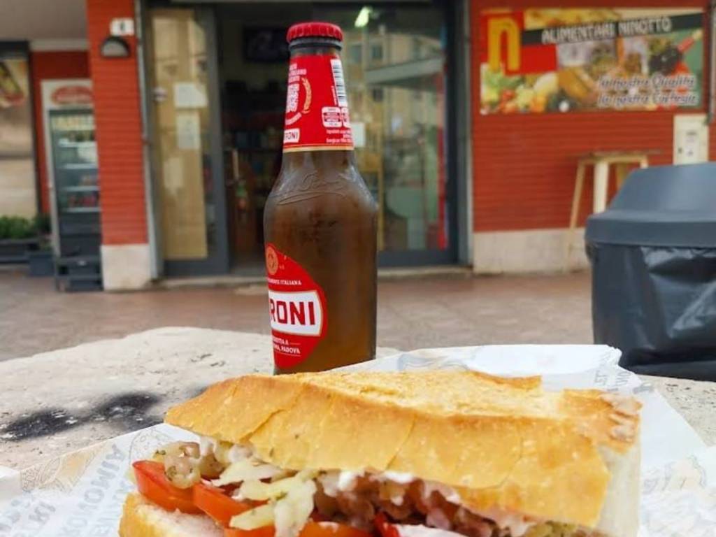 negozio in vendita a Gaeta in zona Serapo