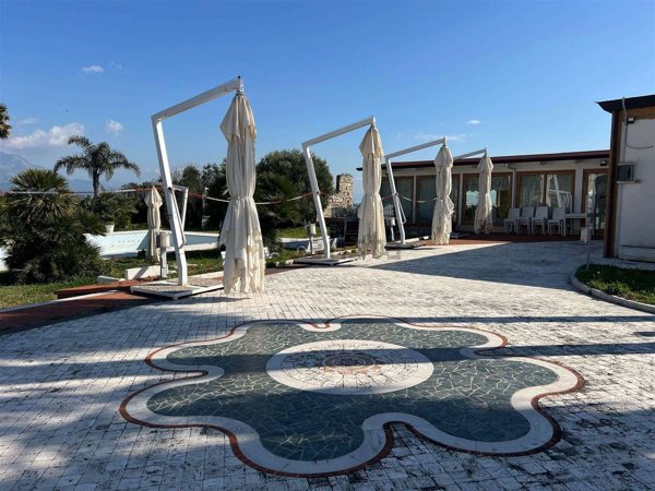 casale in vendita a Gaeta in zona Serapo