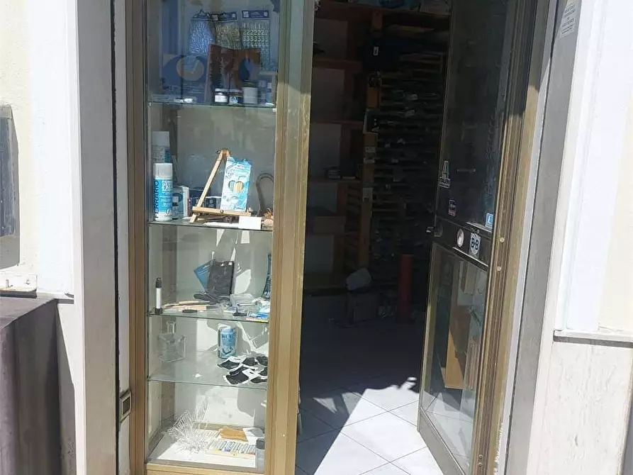 locale commerciale in vendita a Gaeta