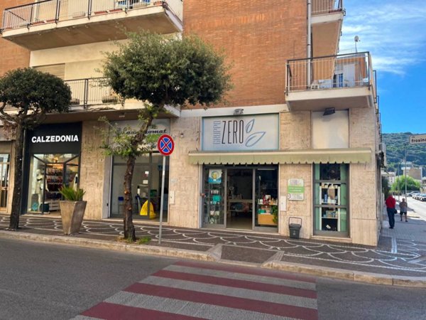 negozio in vendita a Gaeta