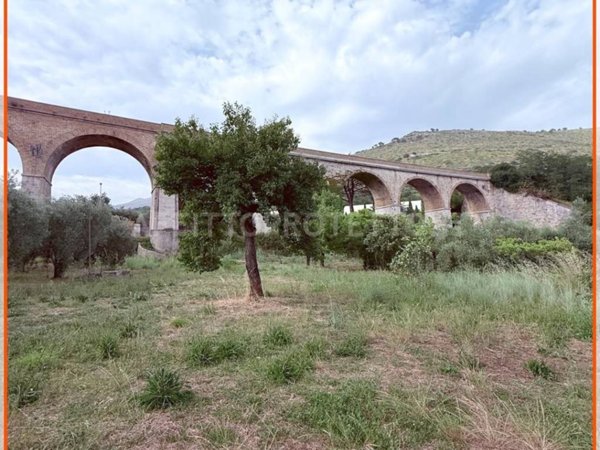 casa indipendente in vendita a Gaeta