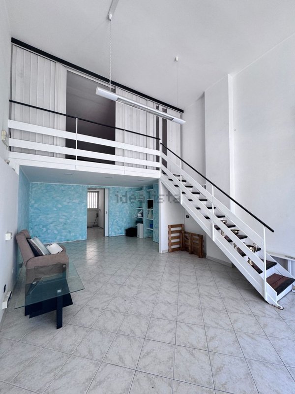 locale commerciale in vendita a Gaeta