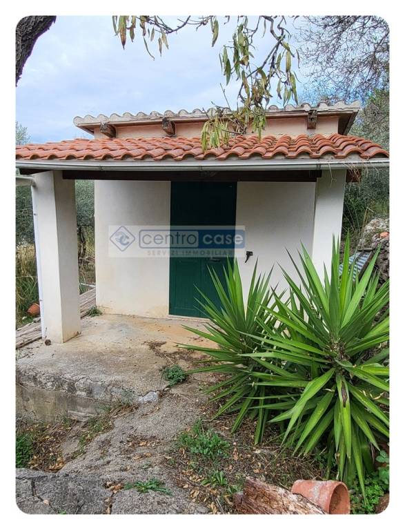 locale commerciale in vendita a Gaeta