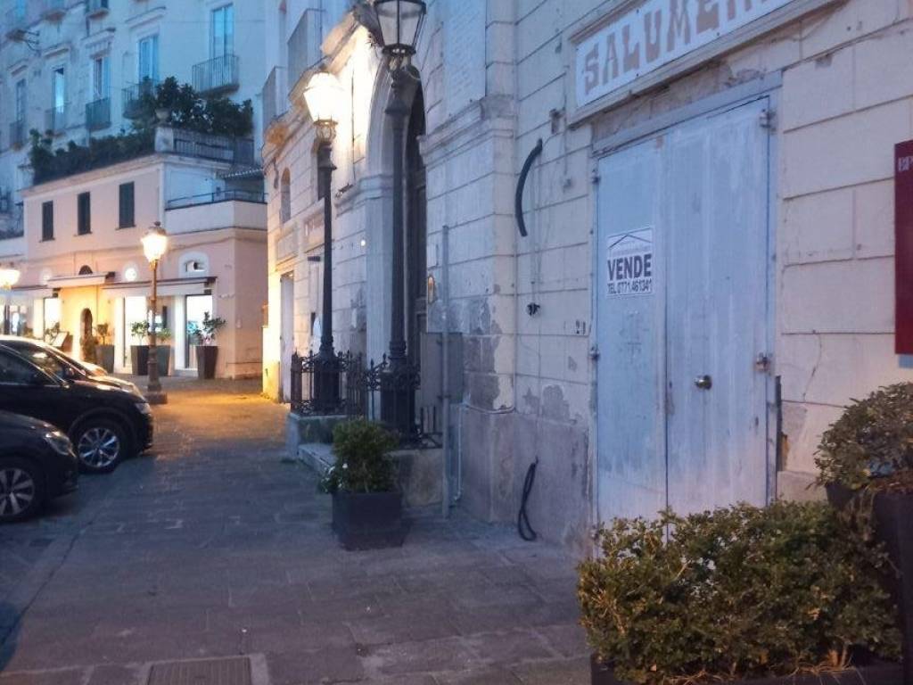 negozio in vendita a Gaeta