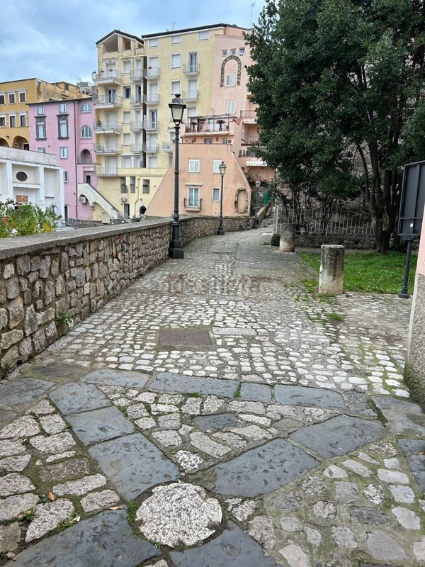 locale commerciale in vendita a Gaeta