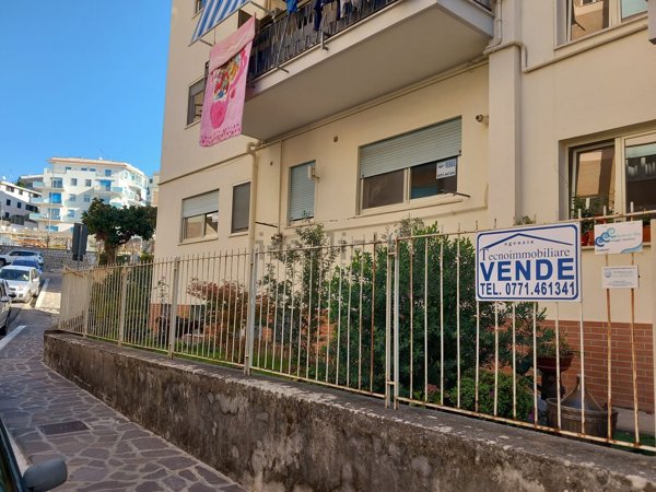appartamento in vendita a Gaeta in zona Serapo