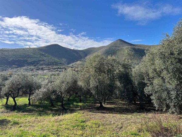 rudere in vendita a Gaeta