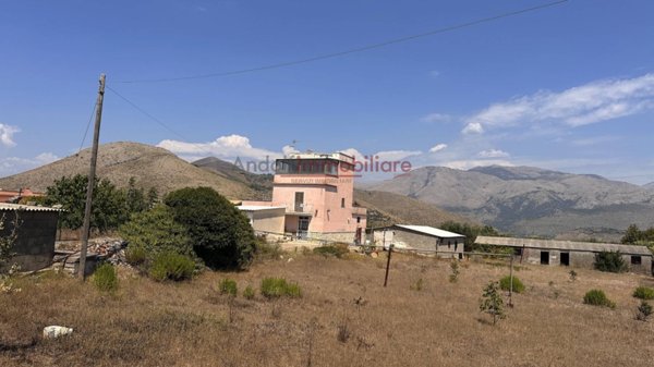 casa indipendente in vendita a Gaeta