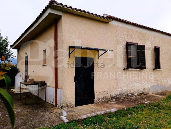 casa indipendente in vendita a Gaeta