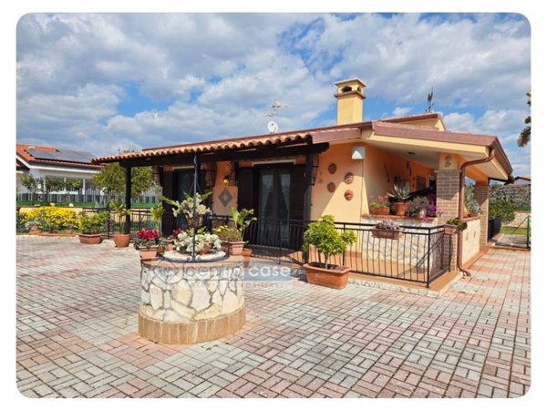 casa indipendente in vendita a Gaeta