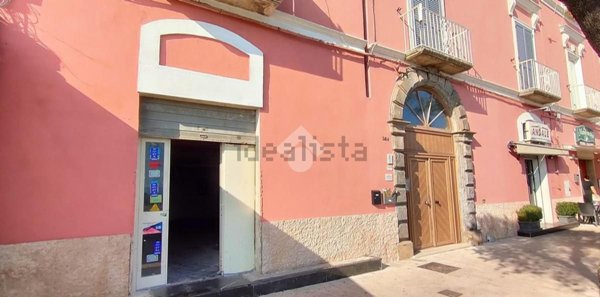 locale commerciale in vendita a Gaeta