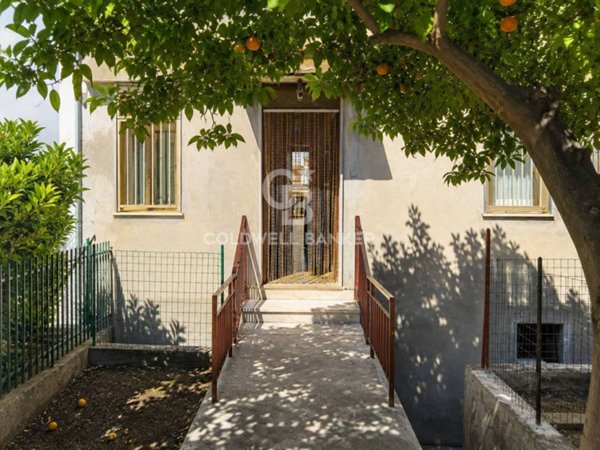 casa indipendente in vendita a Gaeta in zona Serapo