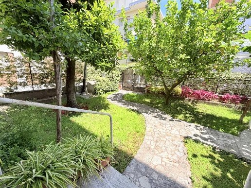 appartamento in vendita a Gaeta in zona Serapo