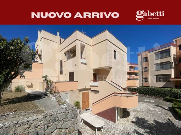 casa indipendente in vendita a Gaeta in zona Porto Salvo