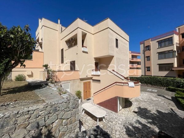 casa indipendente in vendita a Gaeta in zona Porto Salvo