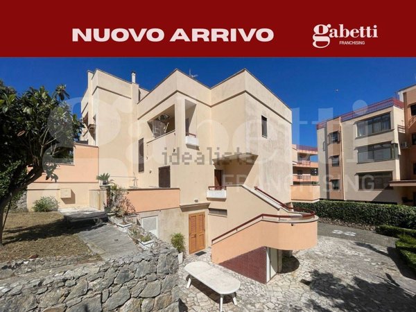 casa indipendente in vendita a Gaeta in zona Porto Salvo