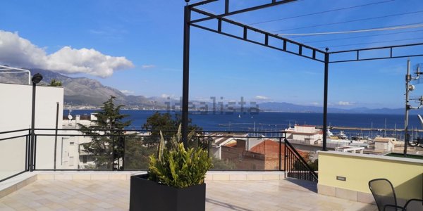 appartamento in vendita a Gaeta in zona Porto Salvo