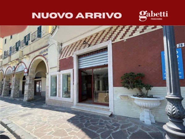 negozio in vendita a Gaeta in zona Porto Salvo