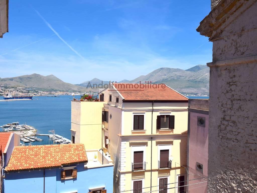 appartamento in vendita a Gaeta in zona Porto Salvo