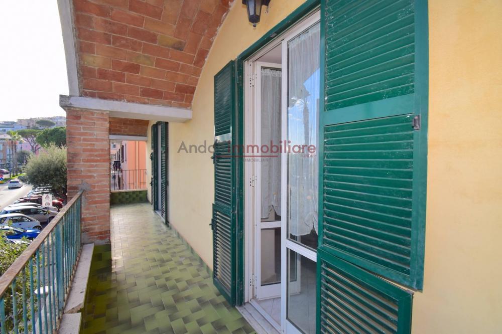 appartamento in vendita a Gaeta in zona Porto Salvo