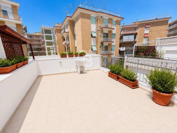 casa indipendente in vendita a Gaeta in zona Porto Salvo