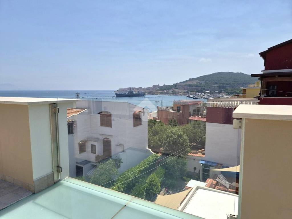 appartamento in vendita a Gaeta in zona Porto Salvo