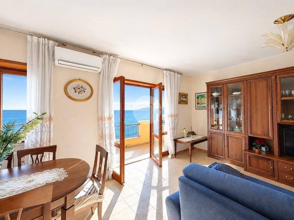 appartamento in vendita a Gaeta in zona Porto Salvo