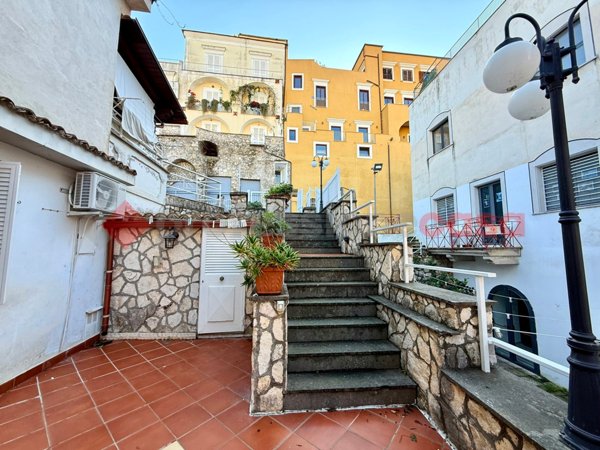appartamento in vendita a Gaeta in zona Porto Salvo