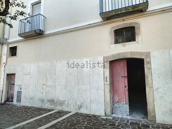 locale commerciale in vendita a Gaeta in zona Porto Salvo