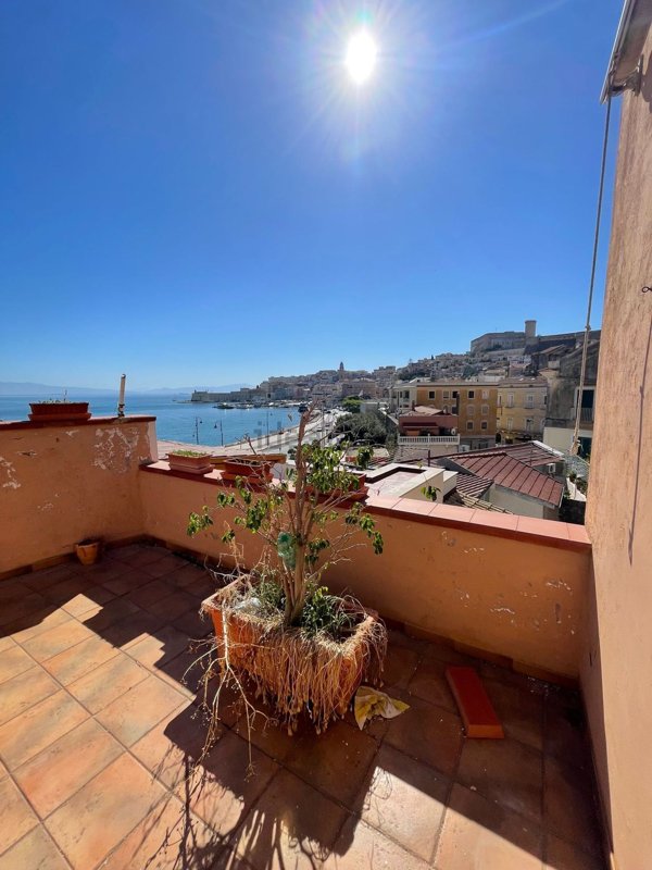 appartamento in vendita a Gaeta in zona Porto Salvo