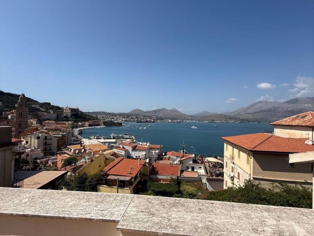 appartamento in vendita a Gaeta in zona Porto Salvo
