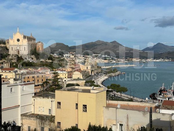 appartamento in vendita a Gaeta in zona Porto Salvo