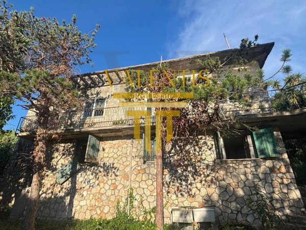 intera palazzina in vendita a Gaeta in zona Sant'Agostino