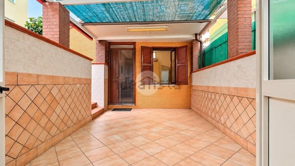 casa indipendente in vendita a Gaeta in zona Serapo