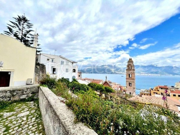 appartamento in vendita a Gaeta in zona Porto Salvo