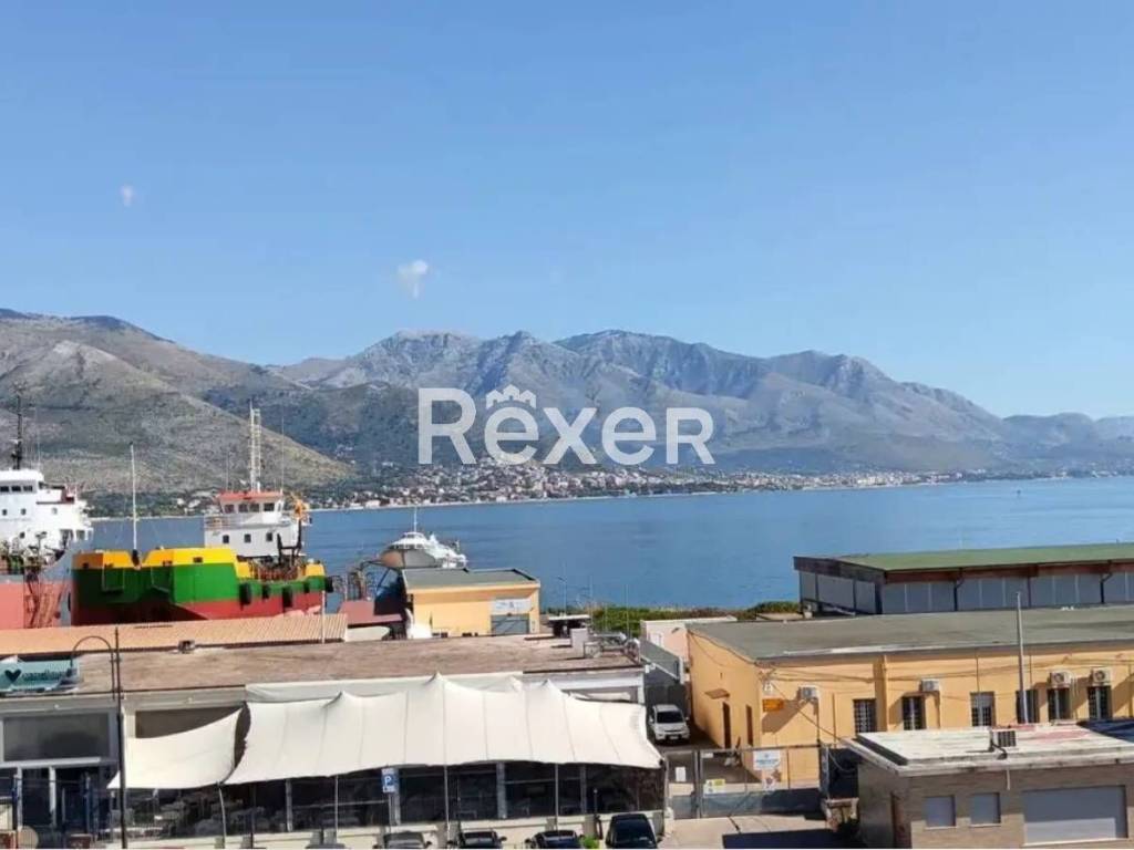 appartamento in vendita a Gaeta in zona Porto Salvo