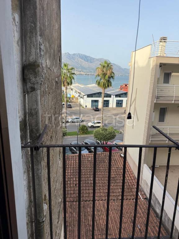appartamento in vendita a Gaeta in zona Serapo