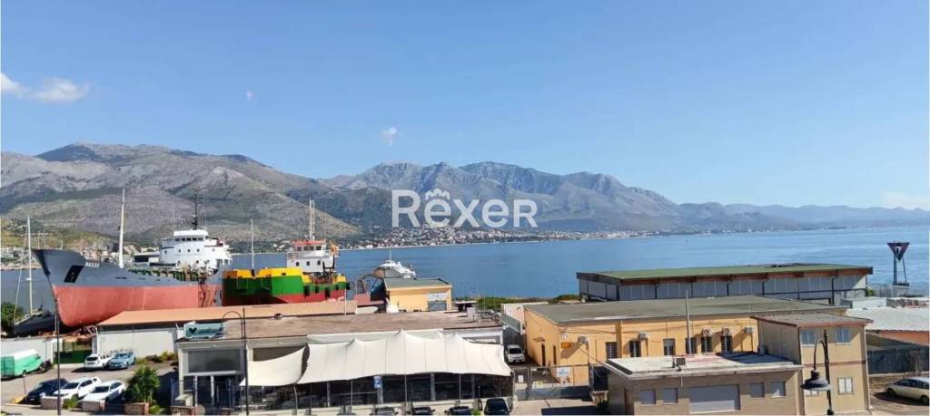 appartamento in vendita a Gaeta in zona Porto Salvo