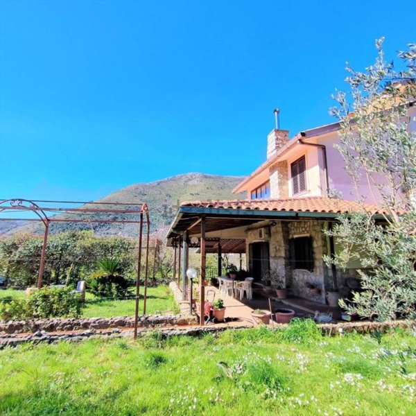 casa indipendente in vendita ad Itri
