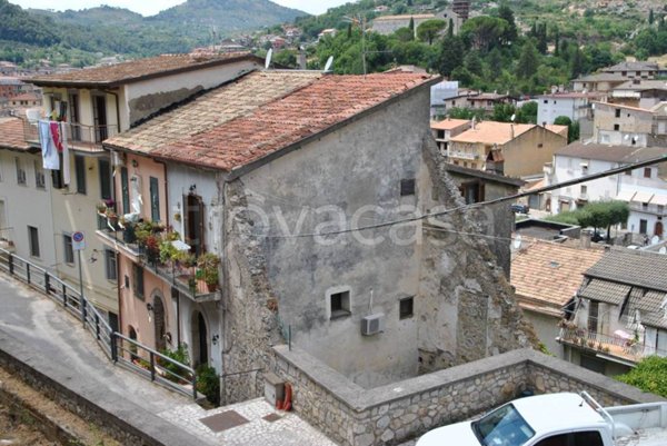 locale commerciale in vendita ad Itri